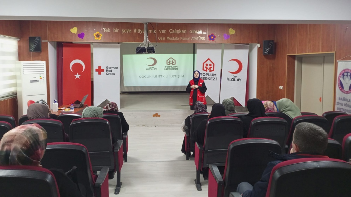 Türk Kızılay'ı işbirliği ile çocuk gelişim uzmanı Şehrinur TAŞ tarafından okulumuz velilerine  